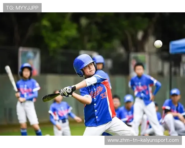棒球比赛中的高难度救球瞬间 本以为没接到 但是…，棒球失误