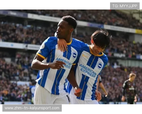 日本奇迹连连，三笘薰世界波击碎对手防线